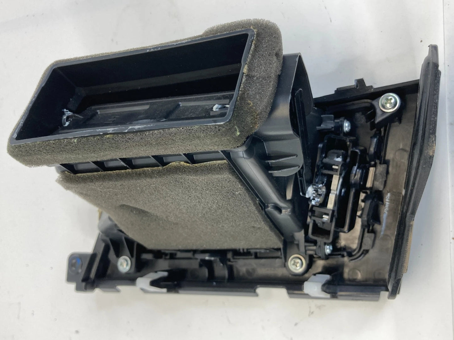 15-17 HYUNDAI SONATA FRONT LEFT DRIVER DASH AC OUTER AIR VENT PANEL 84990-C2000