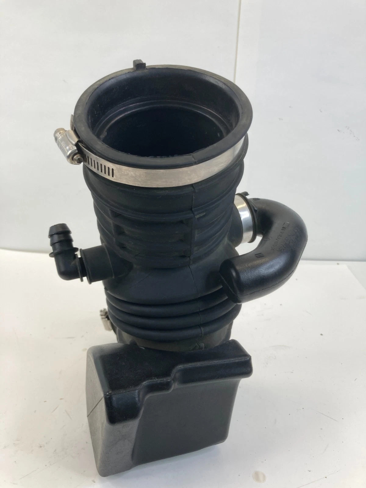 2004 FORD EXPLORER 4.0L A/T AIR CLEANER RESONATOR HOSE DUCT TUBE OEM