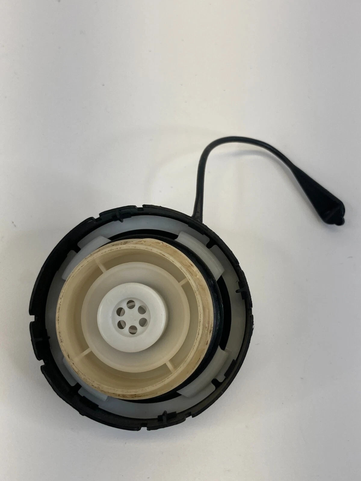 2001-2003 LEXUS RX300 3.0L 24V A/T FUEL FILLER GAS TANK COVER CAP OEM