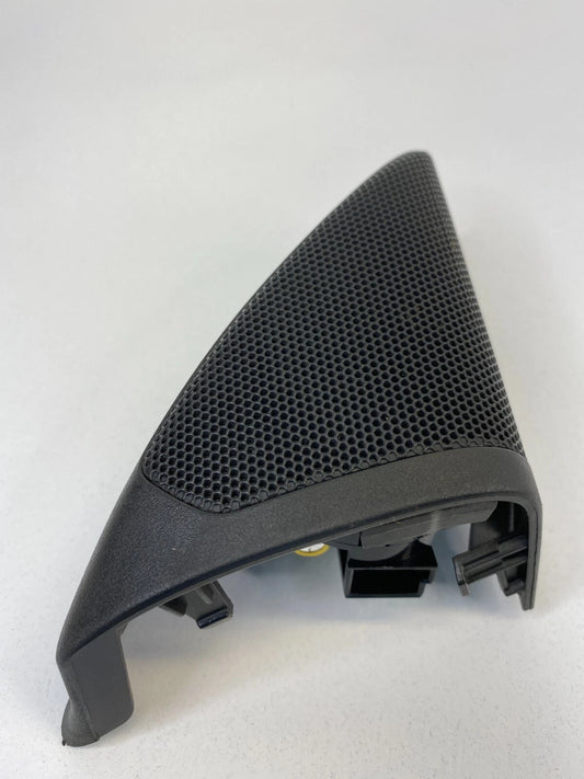 2011-2017 BUICK REGAL FRONT RIGHT DOOR CORNER COVER TRIM W/ TWEETER 13221965 OEM