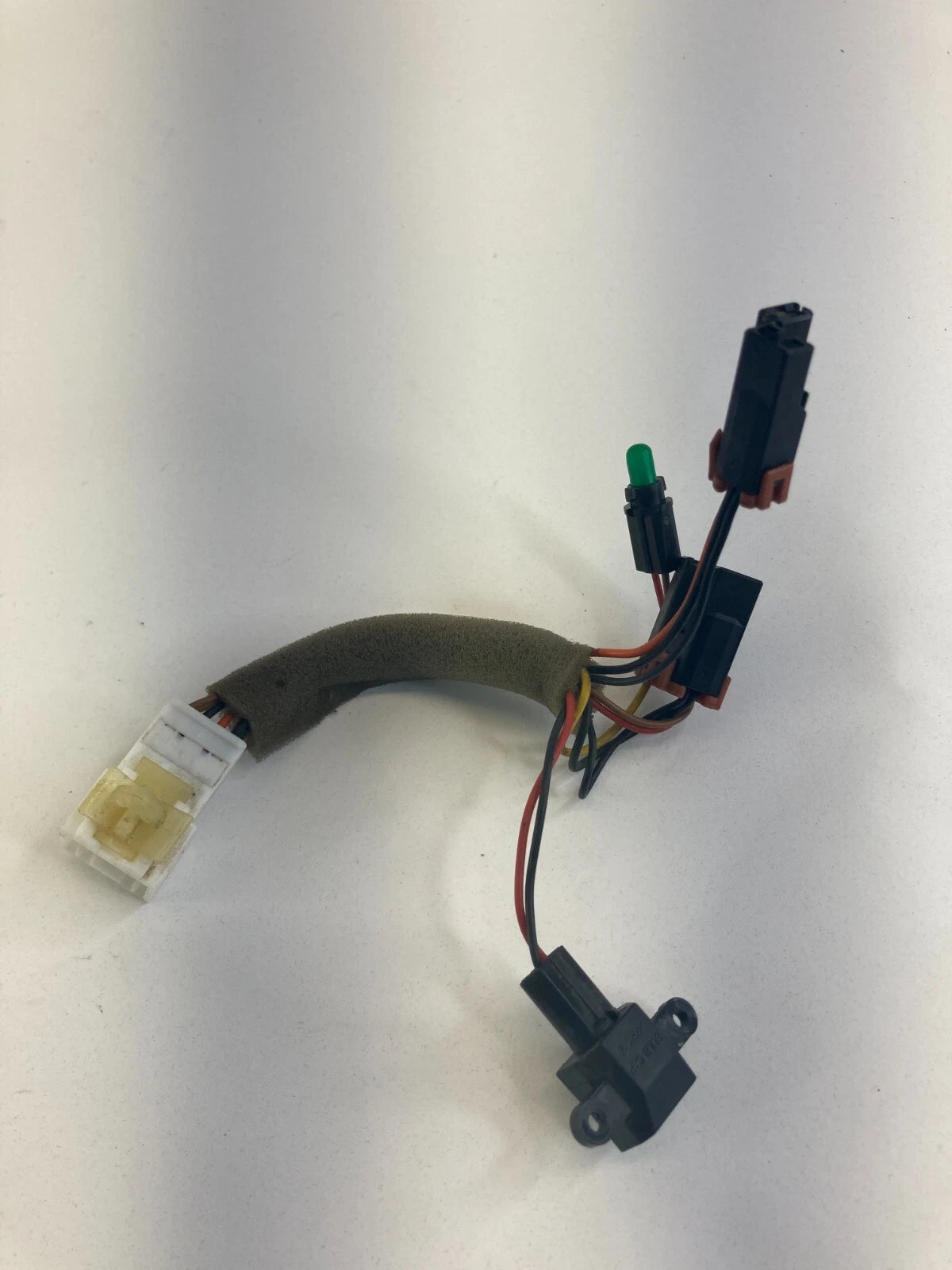 2010 10 KIA SEDONA CENTER CONSOLE SHIFTER LIGHT LAMP HARNESS WIRE WIRING CABLE