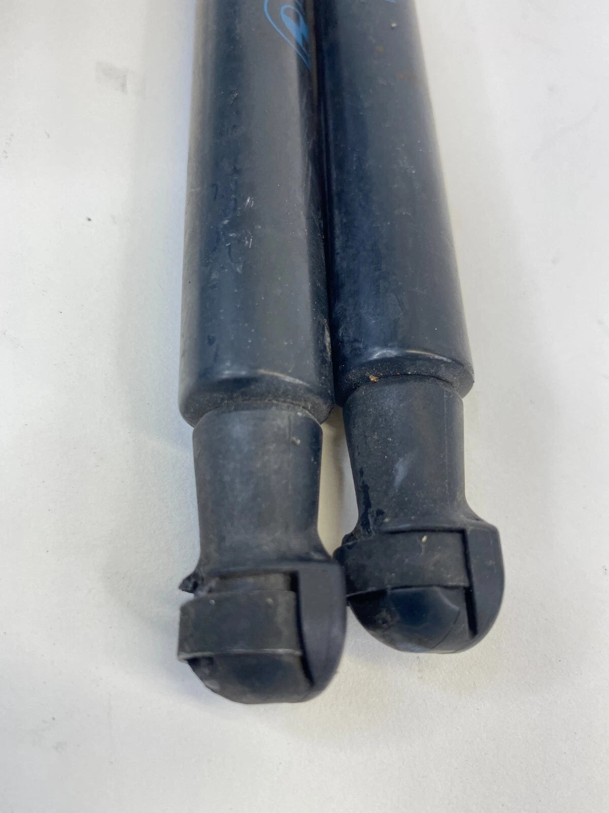 04-07 BMW 525I 09 10 BMW 535I XDRIVE HOOD SHOCK STRUT LIFT SUPPORT 51237008745
