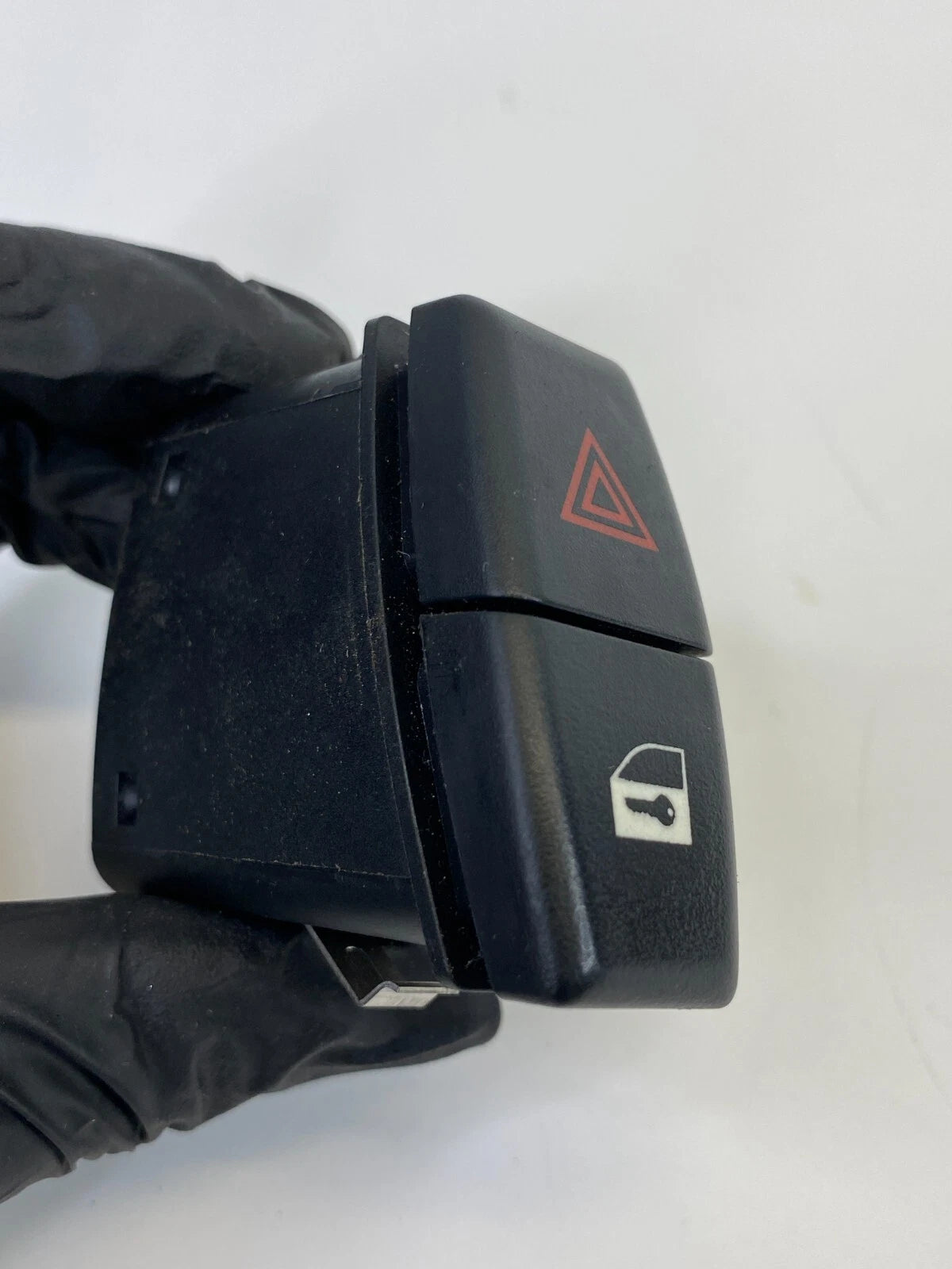 04-07 BMW 530I DASH HAZARD LIGHT CONTROL & CENTRAL DOOR LOCK SWITCH 61316919506