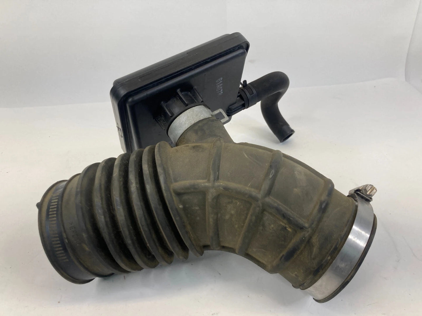 2013-2018 NISSAN ALTIMA SEDAN AIR INTAKE CLEANER RESONATOR DUCT HOSE TUBE OEM