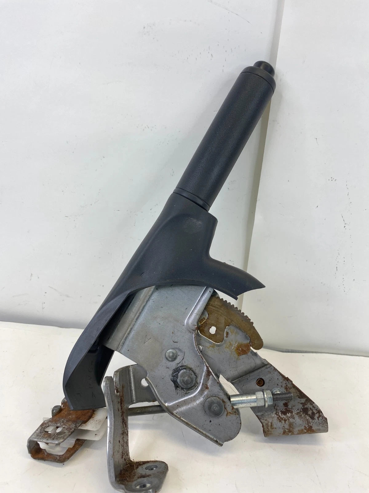 2007-2011 TOYOTA YARIS EMERGENCY PARKING BRAKE HANDLE LEVER ASSEMBLY OEM