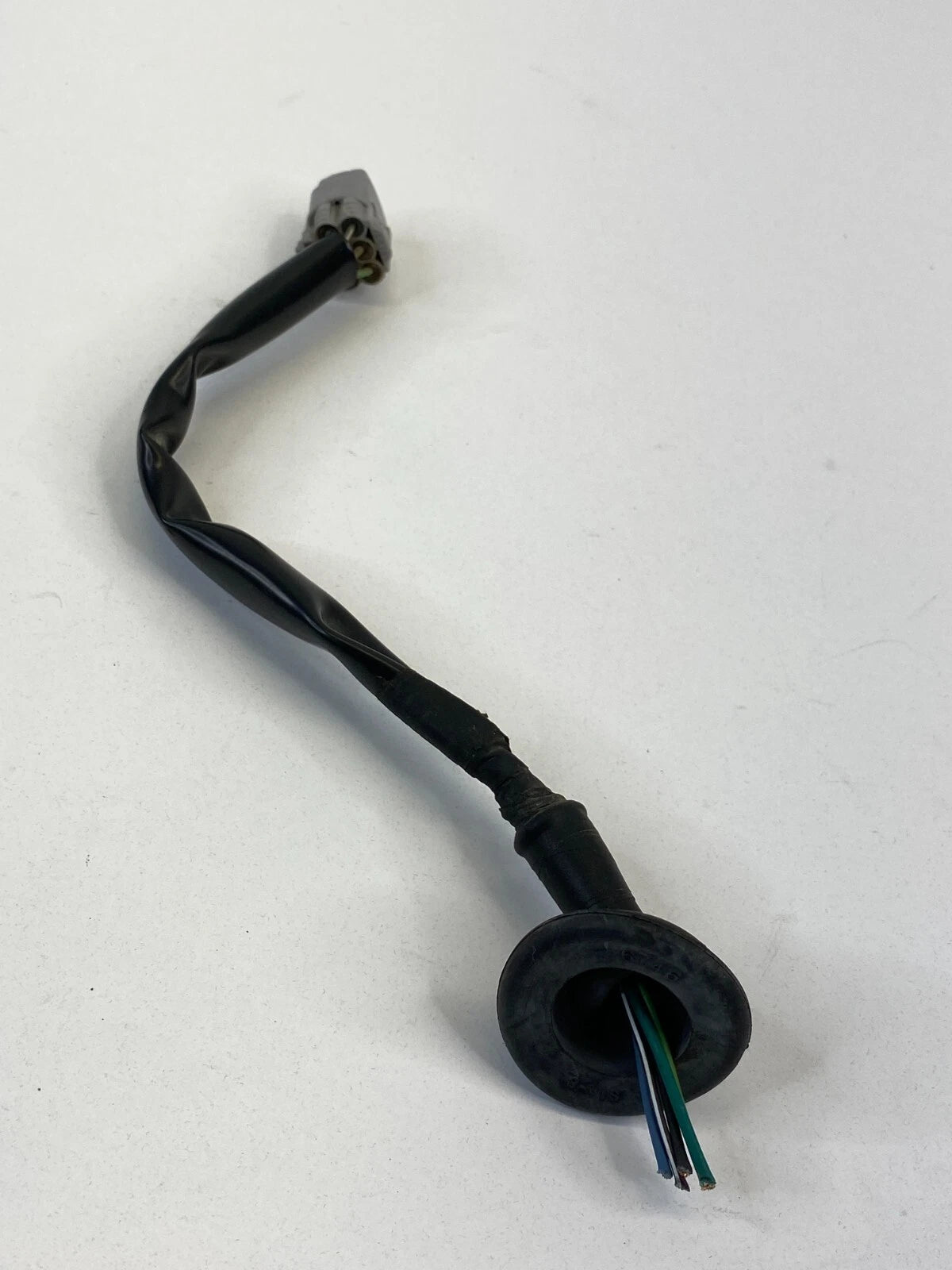 2006-2009 PONTIAC TORRENT REAR RIGHT TAIL LIGHT WIRE HARNESS CABLE CONNECTOR OEM