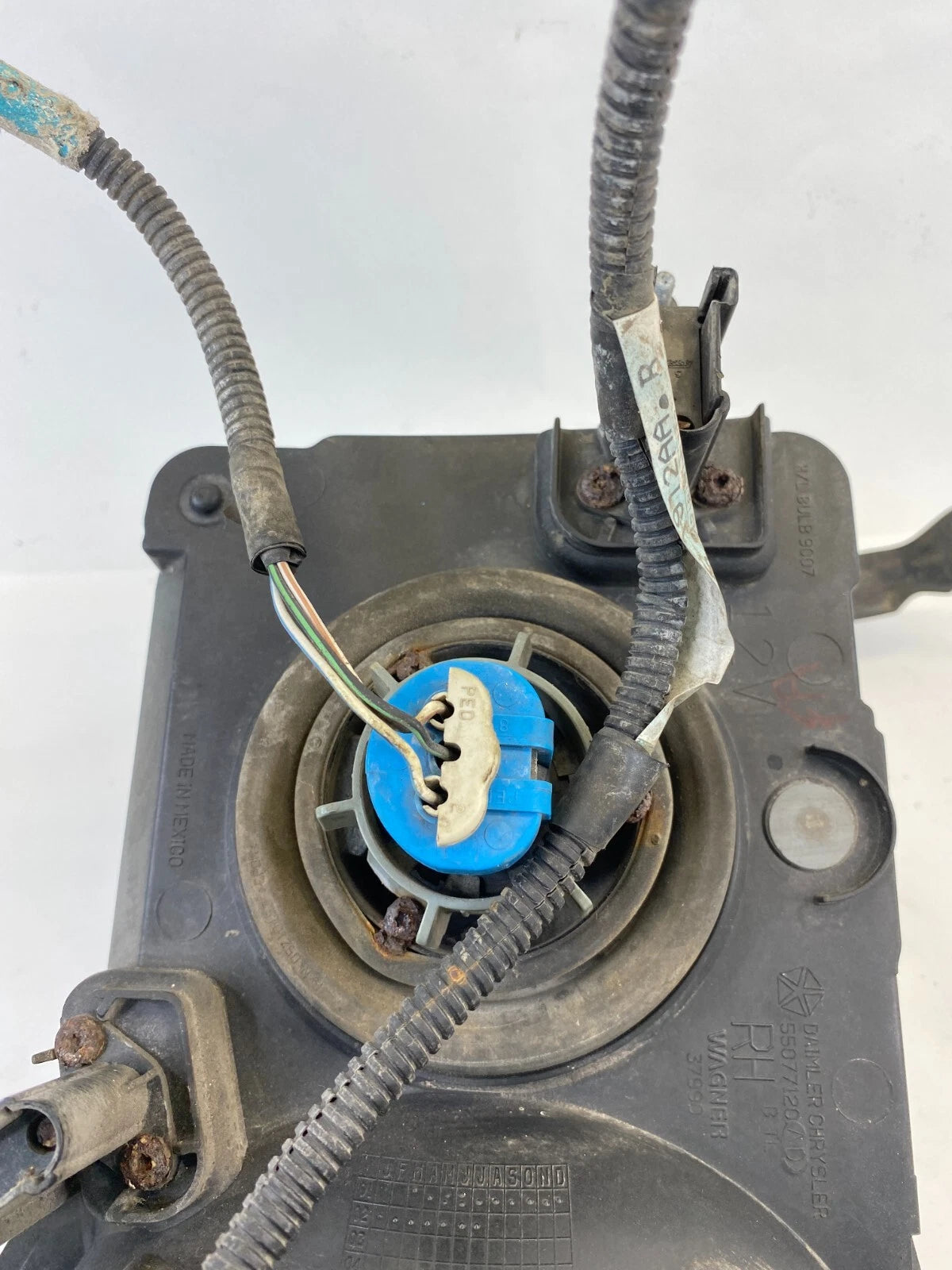 2003-2005 DODGE RAM 2500 RIGHT PASSENGER SIDE HEAD LIGHT LAMP 55077121AD OEM