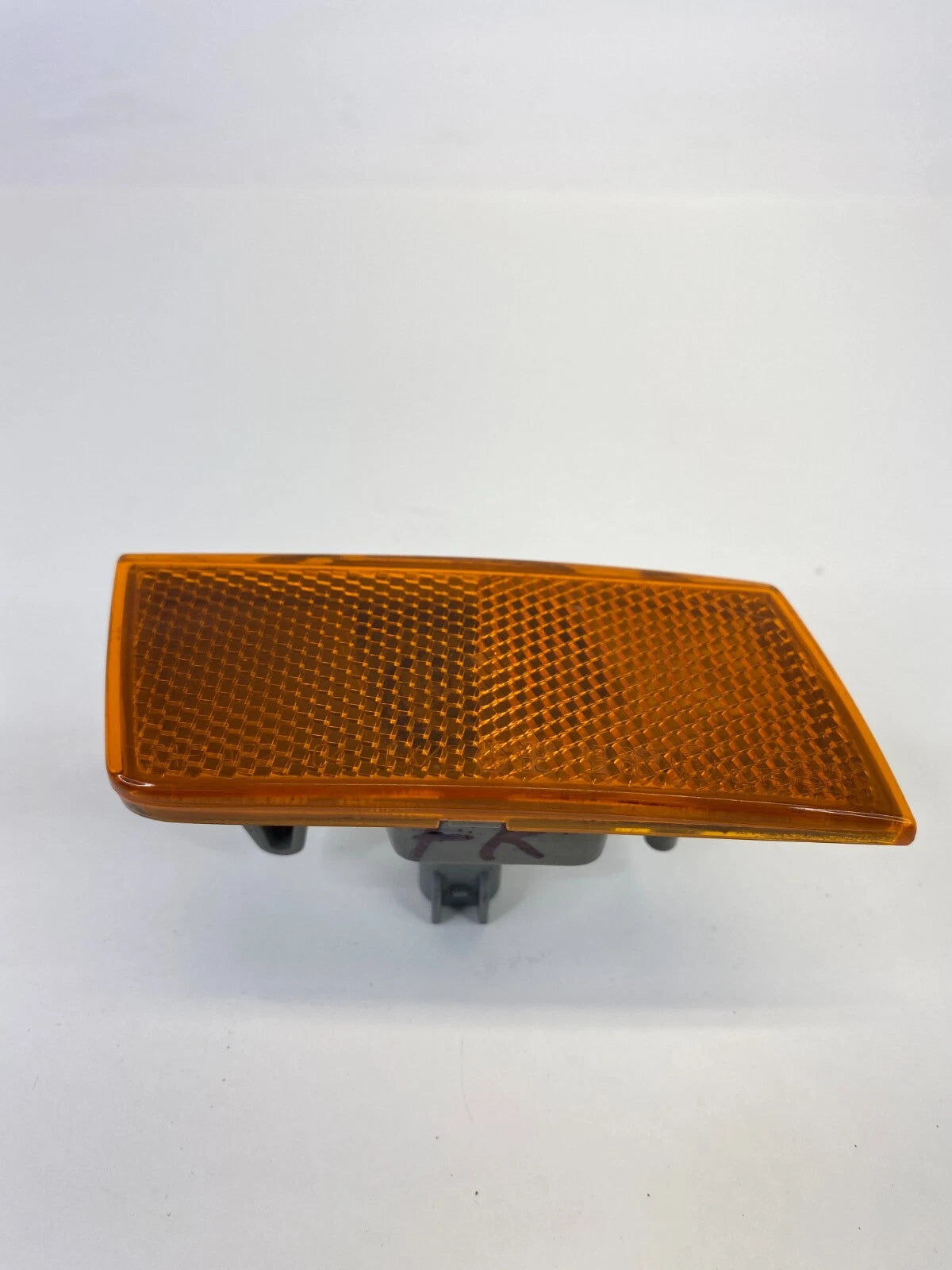 2005-2014 CHRYSLER 300 FRONT BUMPER RIGHT PASSENGER SIDE MARKER LIGHT LAMP OEM