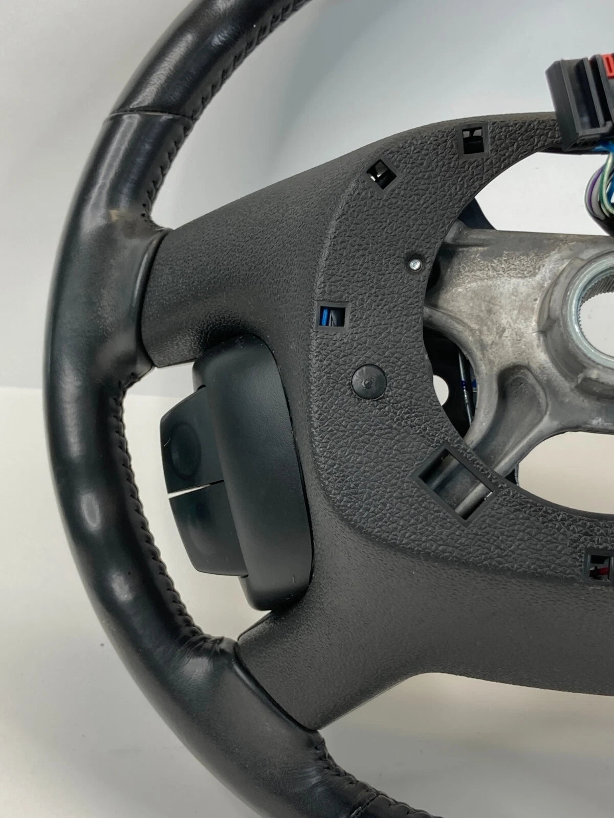 2009-2012 GMC ACADIA BUICK ENCLAVE STEERING WHEEL W/ SWITCHES 20910933 OEM