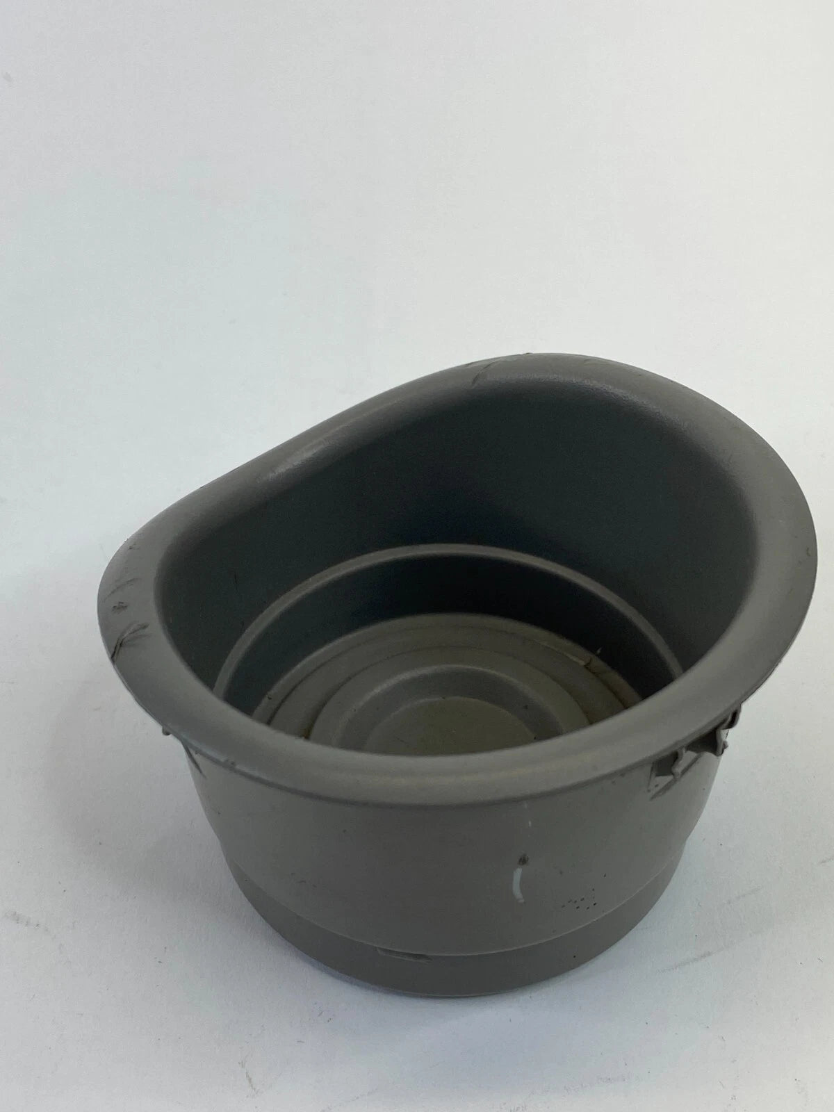 2000-2006 GMC YUKON CHEVROLET TAHOE REAR RIGHT CUP HOLDER BEZEL 15710892A OEM