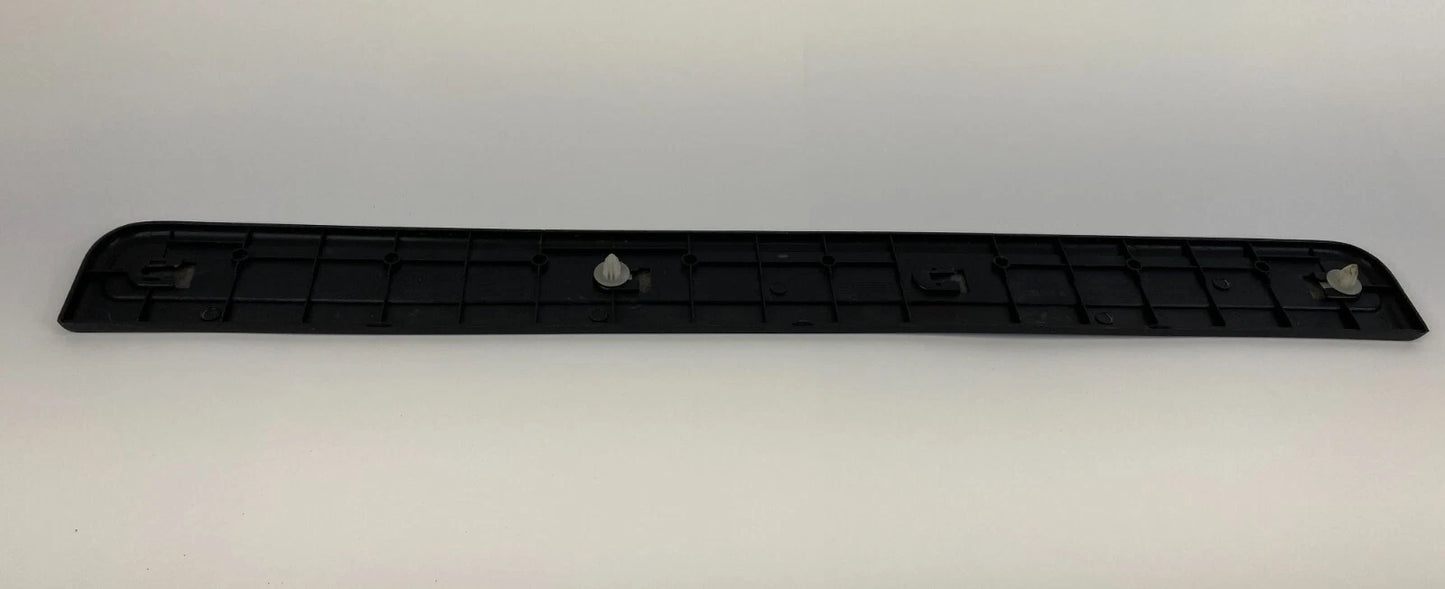 07 08 INFINITI G35 SEDAN FRONT RIGHT SIDE DOOR SILL SCUFF PLATE 769B0-JK600 OEM