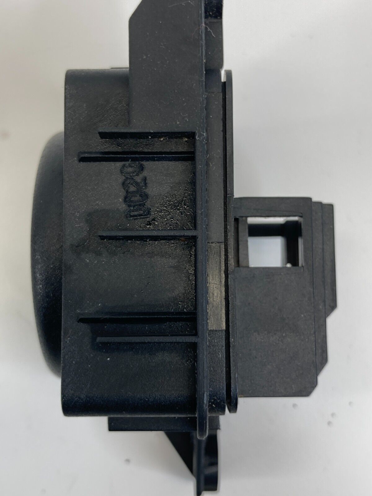 1998-2004 Audi A6 Quattro Front Left Seat Lumbar Control Switch 8L095977A