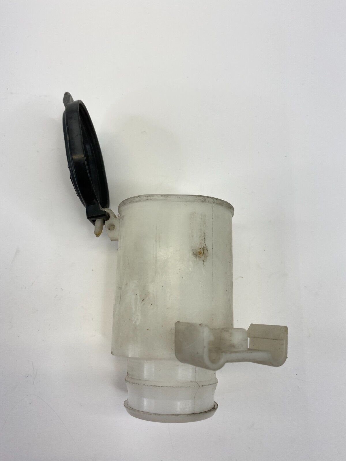 00-05 Toyota Celica Windshield Wiper Fluid Filler Tube Neck W/ Cap E11001102 OEM