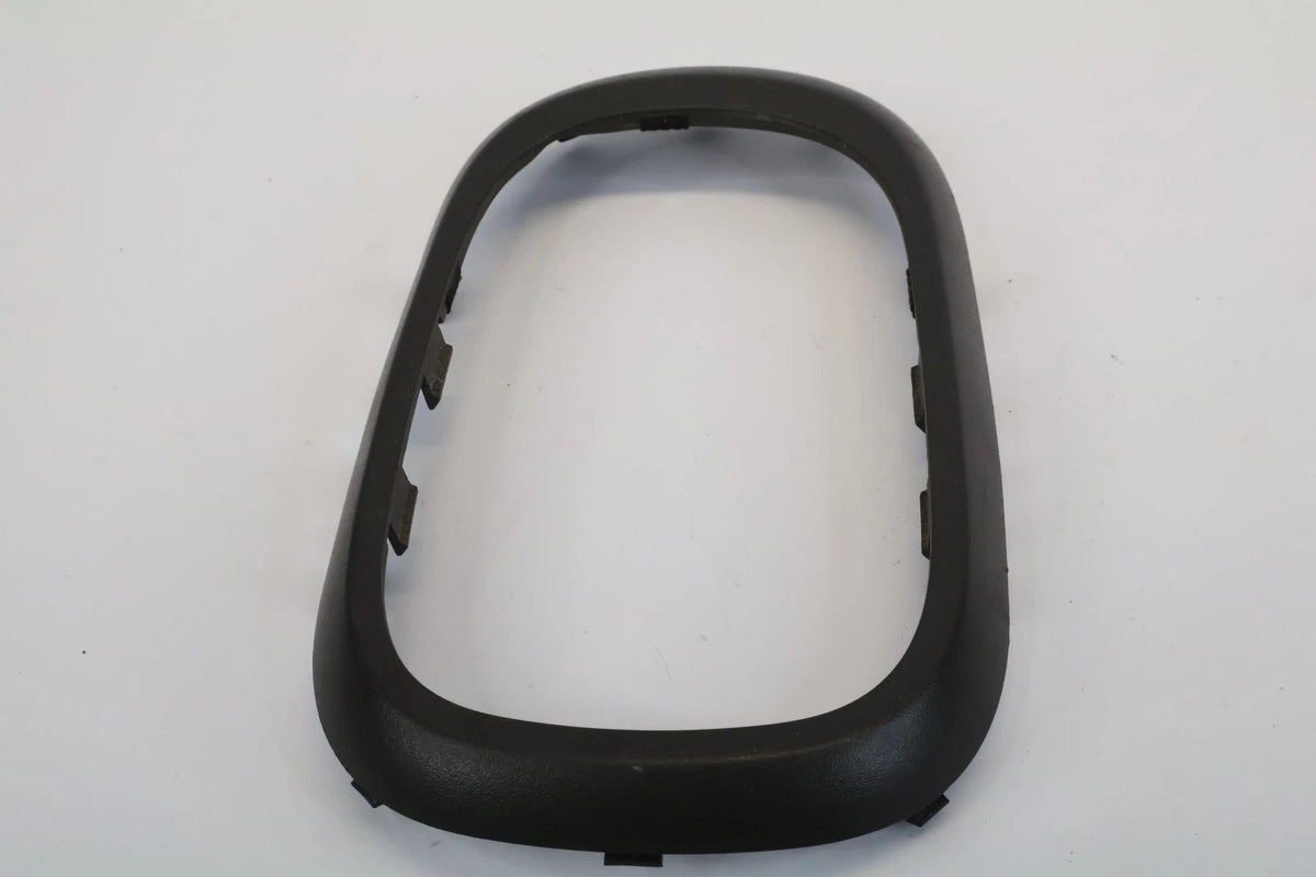 06-11 HYUNDAI ACCENT AUTOMATIC SHIFTER CONSOLE TRIM BEZEL SURROUND 84631-1E100