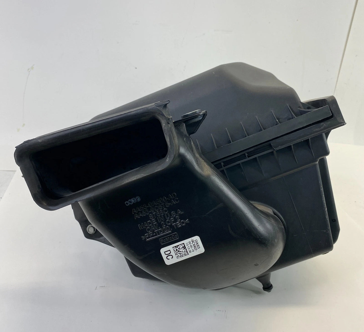 2013-2019 FORD INTERCEPTOR SUV 3.5L V6 A/T AIR INTAKE CLEANER FILTER BOX ASSY