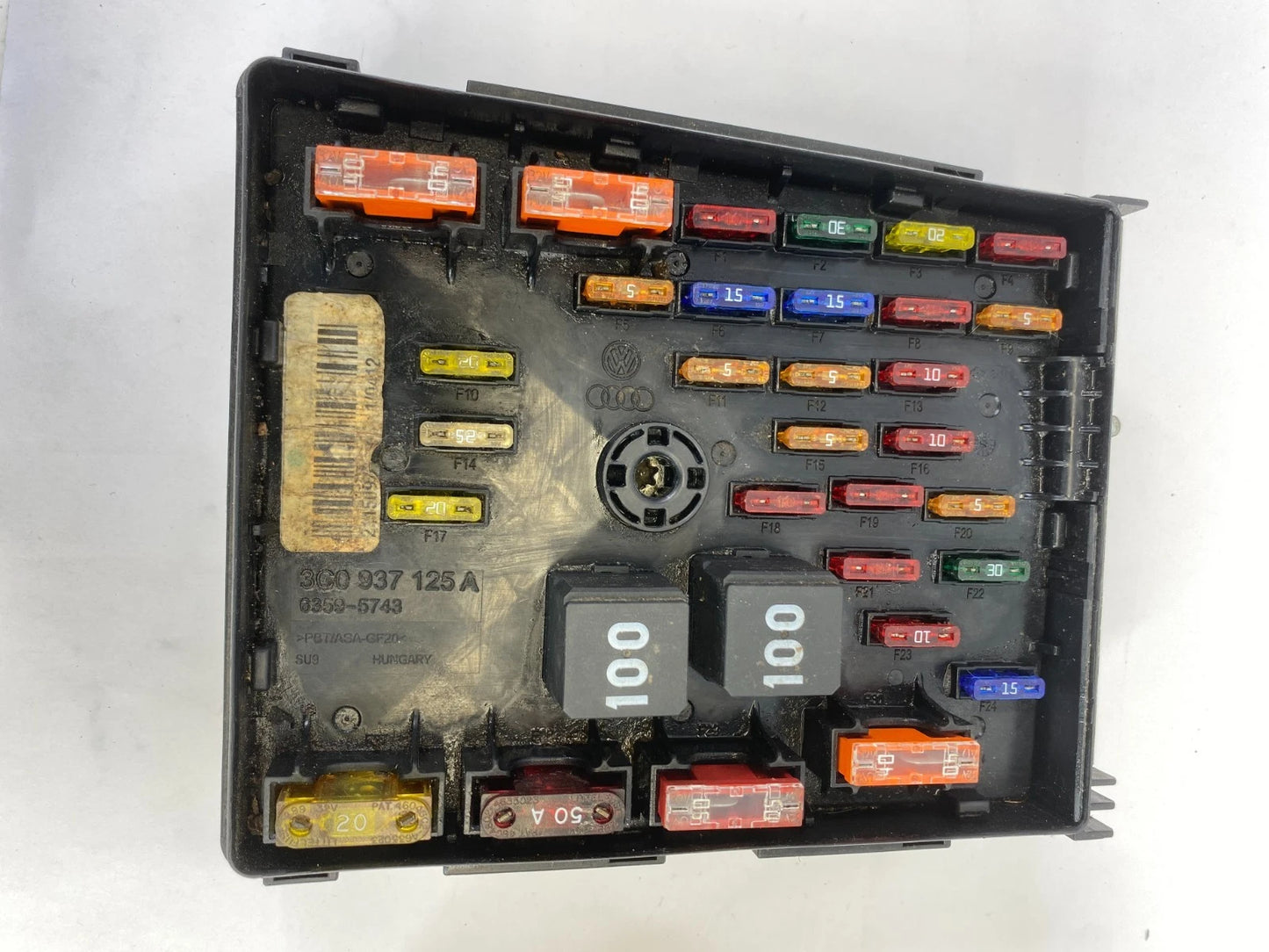 2009-2017 VW CC ENGINE UNDER HOOD FUSE BOX BLOCK RELAYS MODULE OEM 3C0937125A