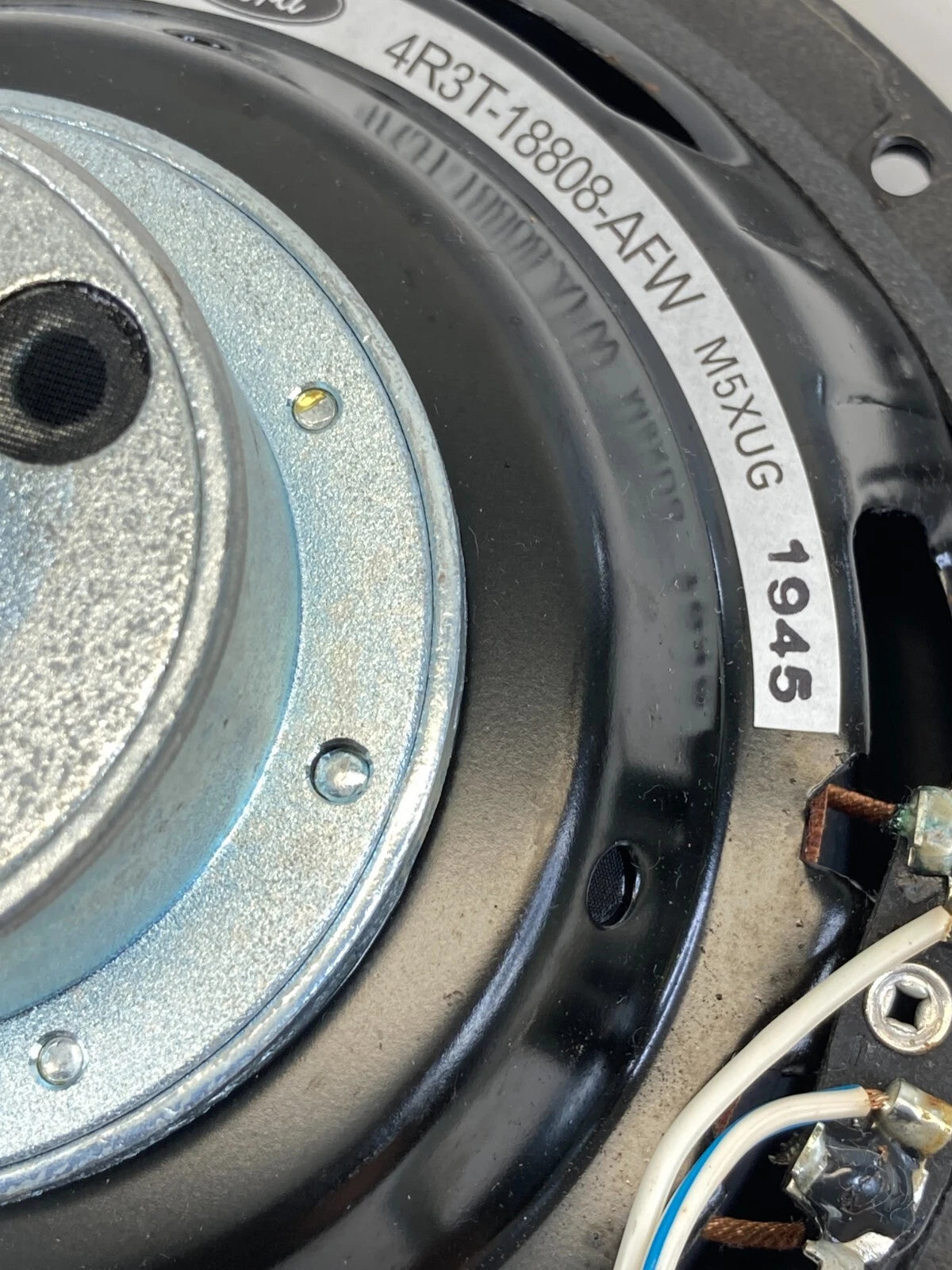 2005-2009 Ford Mustang Front Left Door Speaker Subwoofer 4R3T-18808-AFW OEM