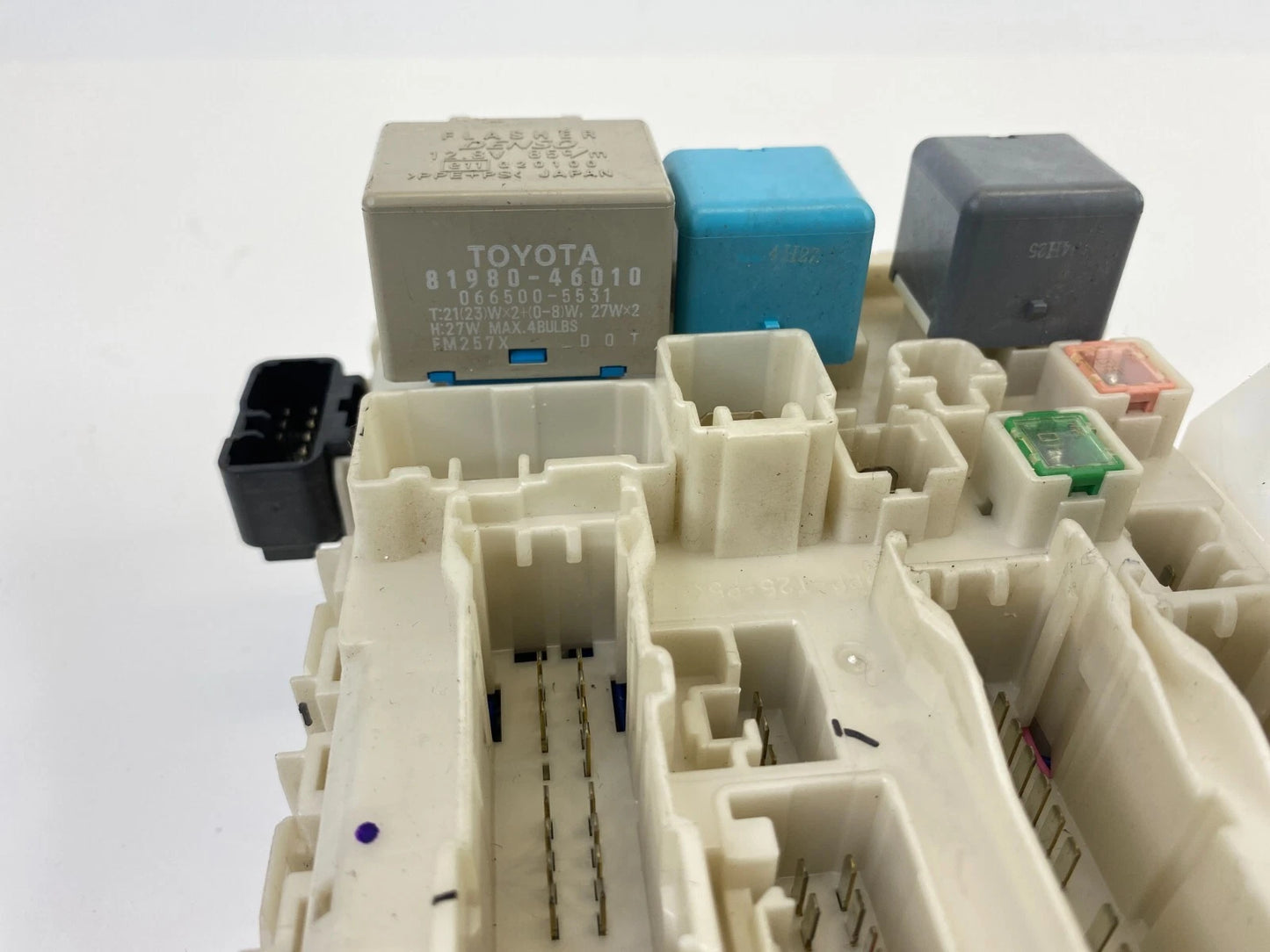 04-09 TOYOTA PRIUS HYBRID 1.5L AT INTERIOR DASH CABIN FUSE BOX UNIT 82730-47300