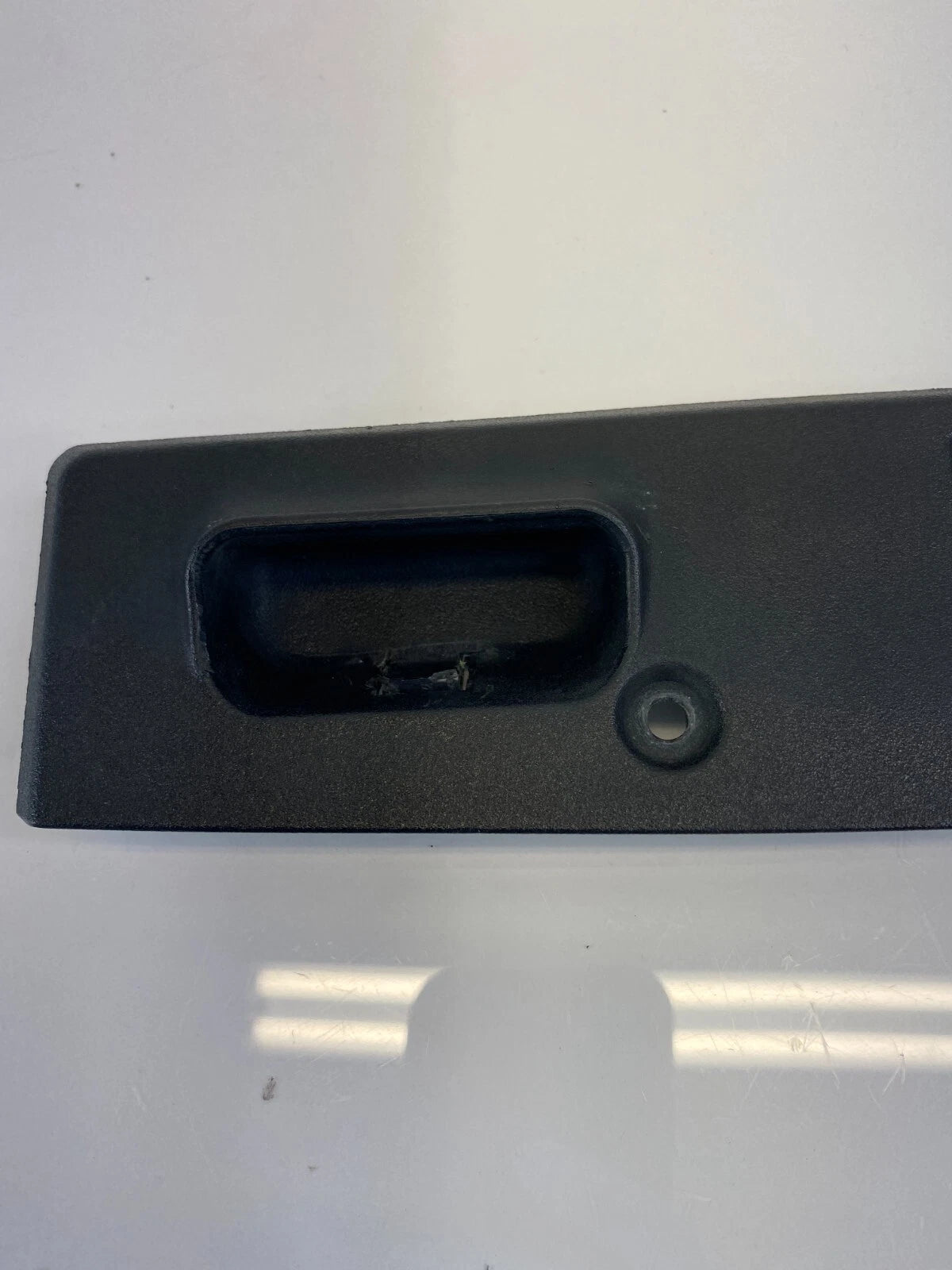 2001-2005 MERCEDES C240 98-05 CLK320 SEDAN INTERIOR TRUNK LID HANDLE BEZEL TRIM