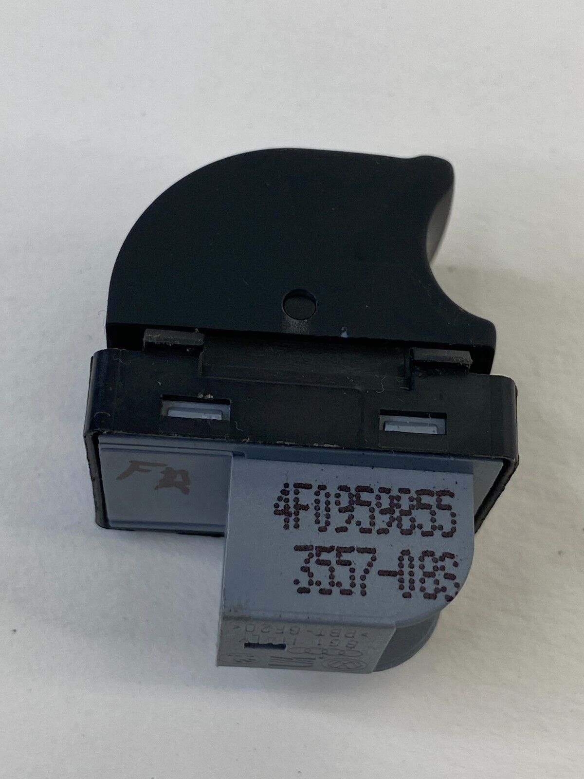 2006-2010 Audi A3 Front Right Side Door Power Window Control Switch 4F0959855