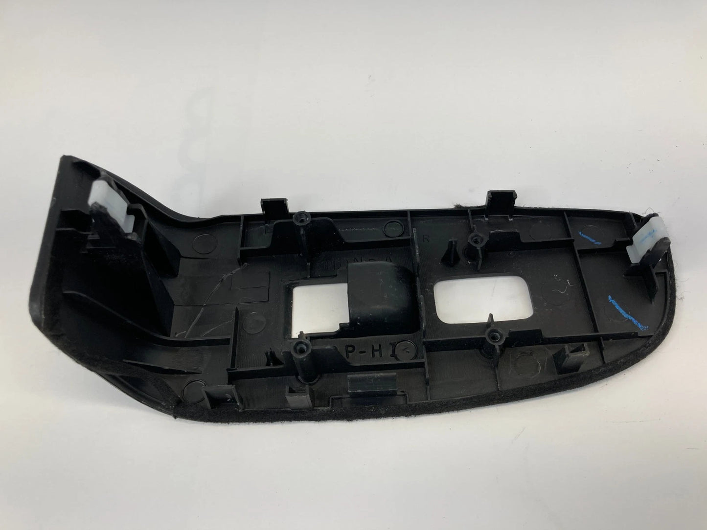 2003-2007 HONDA ACCORD COUPE 2 DR FRONT RIGHT DOOR WINDOW SWITCH BEZEL OEM