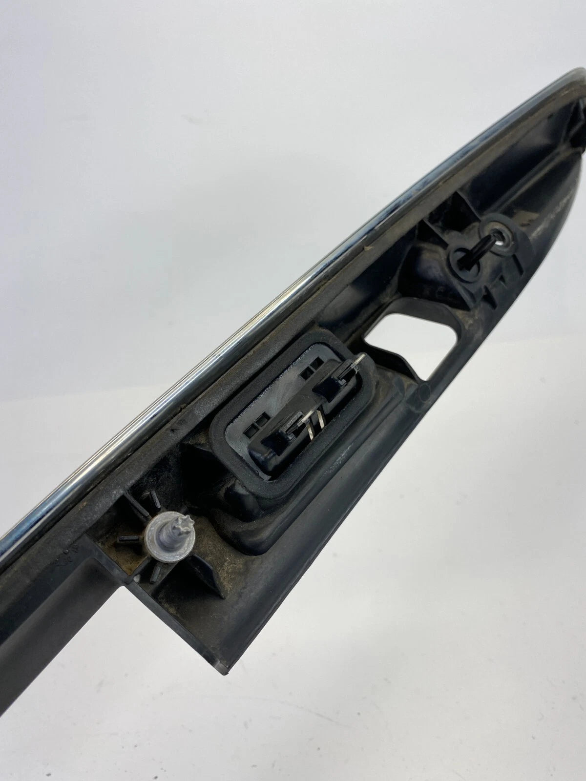 06-11 MERCEDES-BENZ ML350 TRUNK LID HANDLE BEZEL MOLDING PANEL TRIM 1647400893