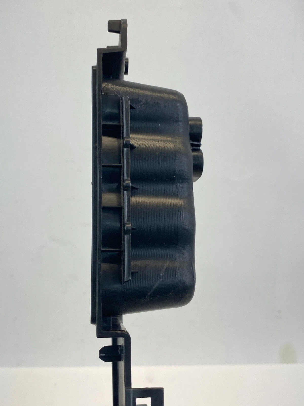 2011-2017 JEEP PATRIOT REAR RIGHT DOOR WINDOW SWITCH PLATE TRIM W/ PULL HANDLE