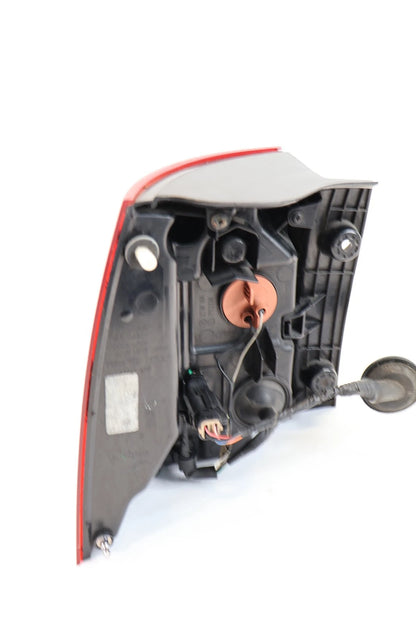 2014 2015 KIA SORENTO REAR RIGHT HALOGER & LED OUTER TAIL LIGHT TAILLIGHT ASSY