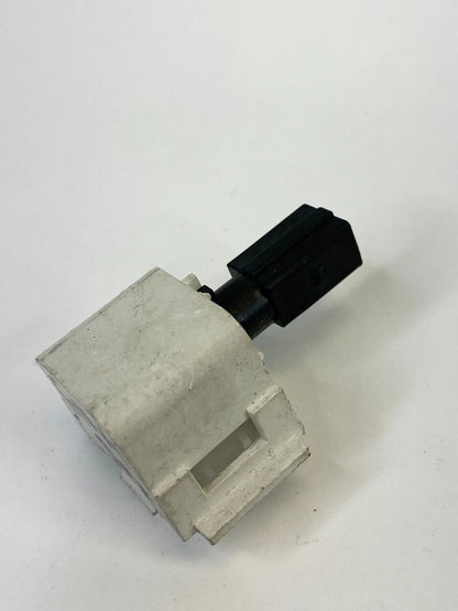 2003 2004 2005 2006 INFINITI G35 COUPE GLOVE BOX LAMP LIGHT SENSOR OEM