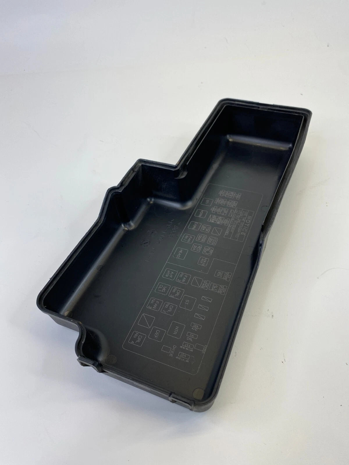 2004 2005 2006 TOYOTA SOLARA 2.4L UNDER HOOD ENGINE FUSE BOX COVER UPPER TRIM