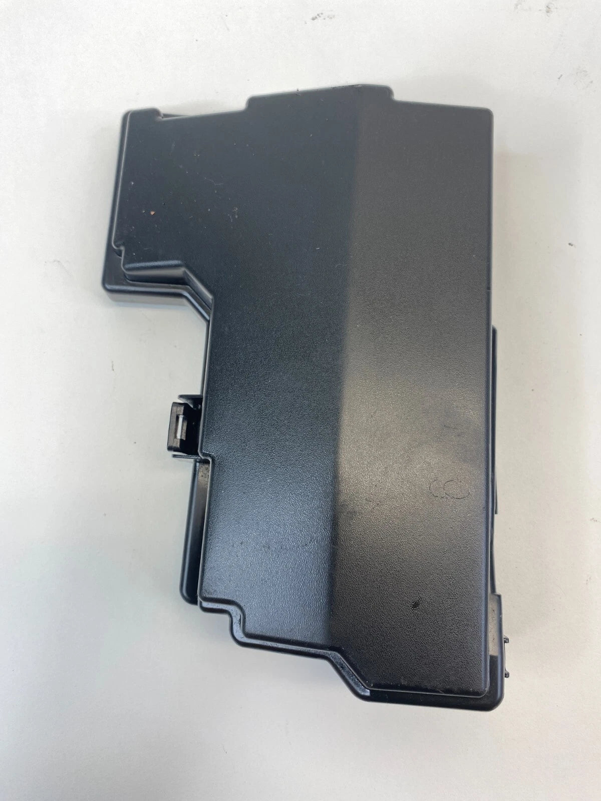 2011 11 NISSAN ROGUE UPPER FUSE BOX RELAY BOX COVER TRIM CAP LID OEM