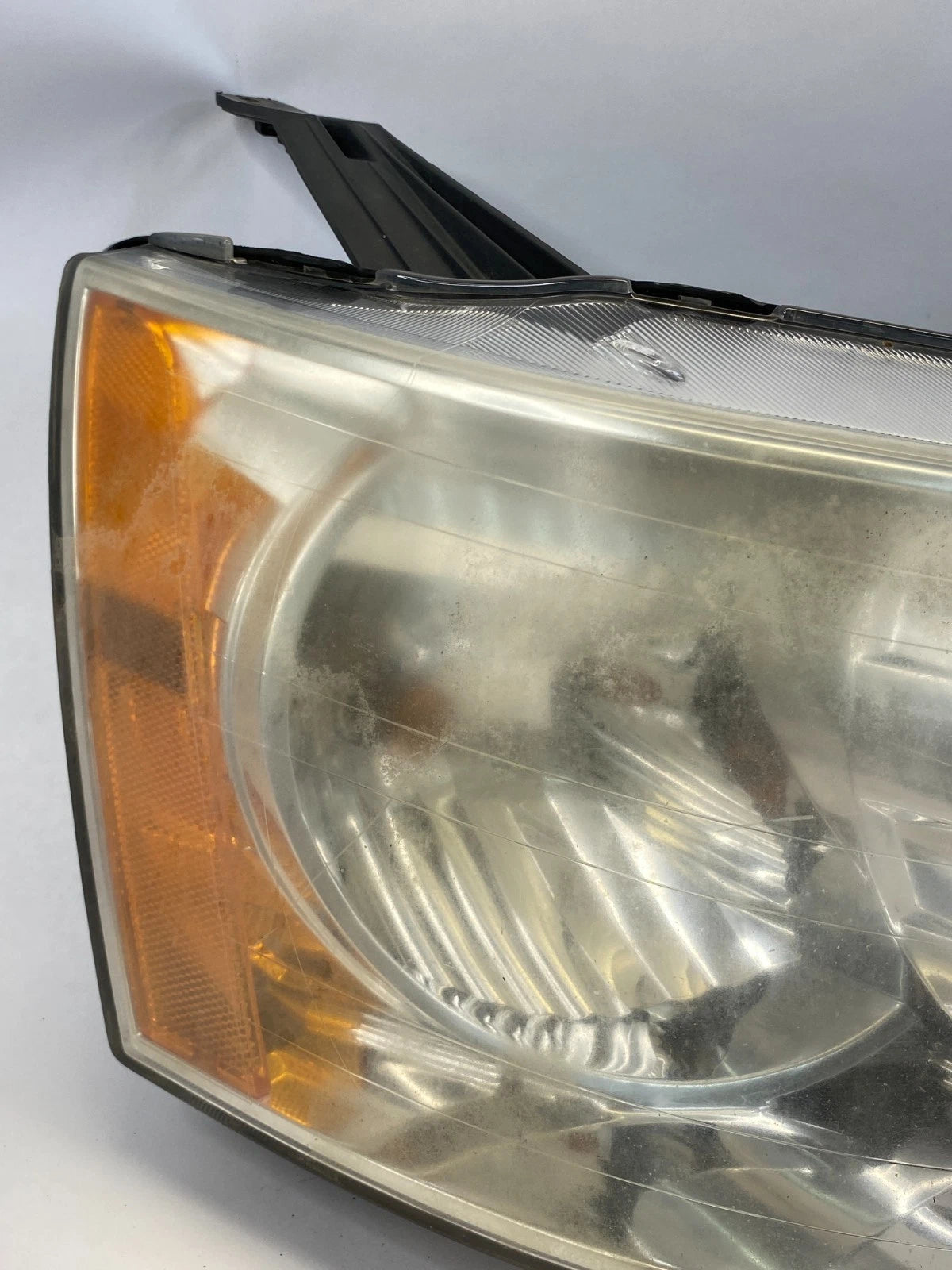 2006-2009 PONTIAC TORRENT HEADLIGHT LAMP HOUSING ASSEMBLY UNIT RIGHT OEM FACTORY