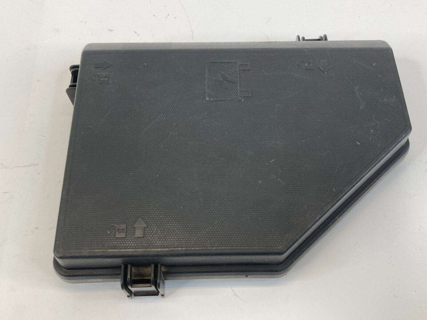 2009 2010 2011 Chevrolet Traverse 3.6L Engine Fuse Relay Box Cover 7140-1941-30