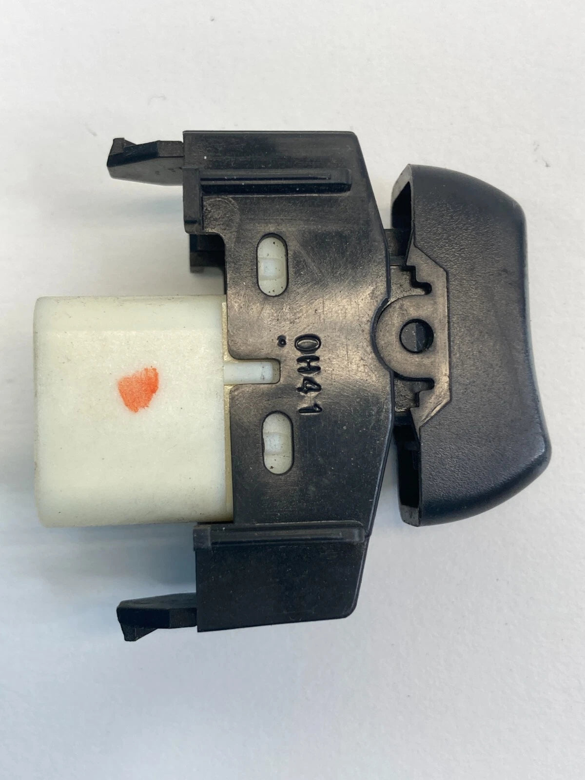 2003-2008 TOYOTA COROLLA COROLLA FRONT RIGHT PASSENGER DOOR LOCK BUTTON SWITCH