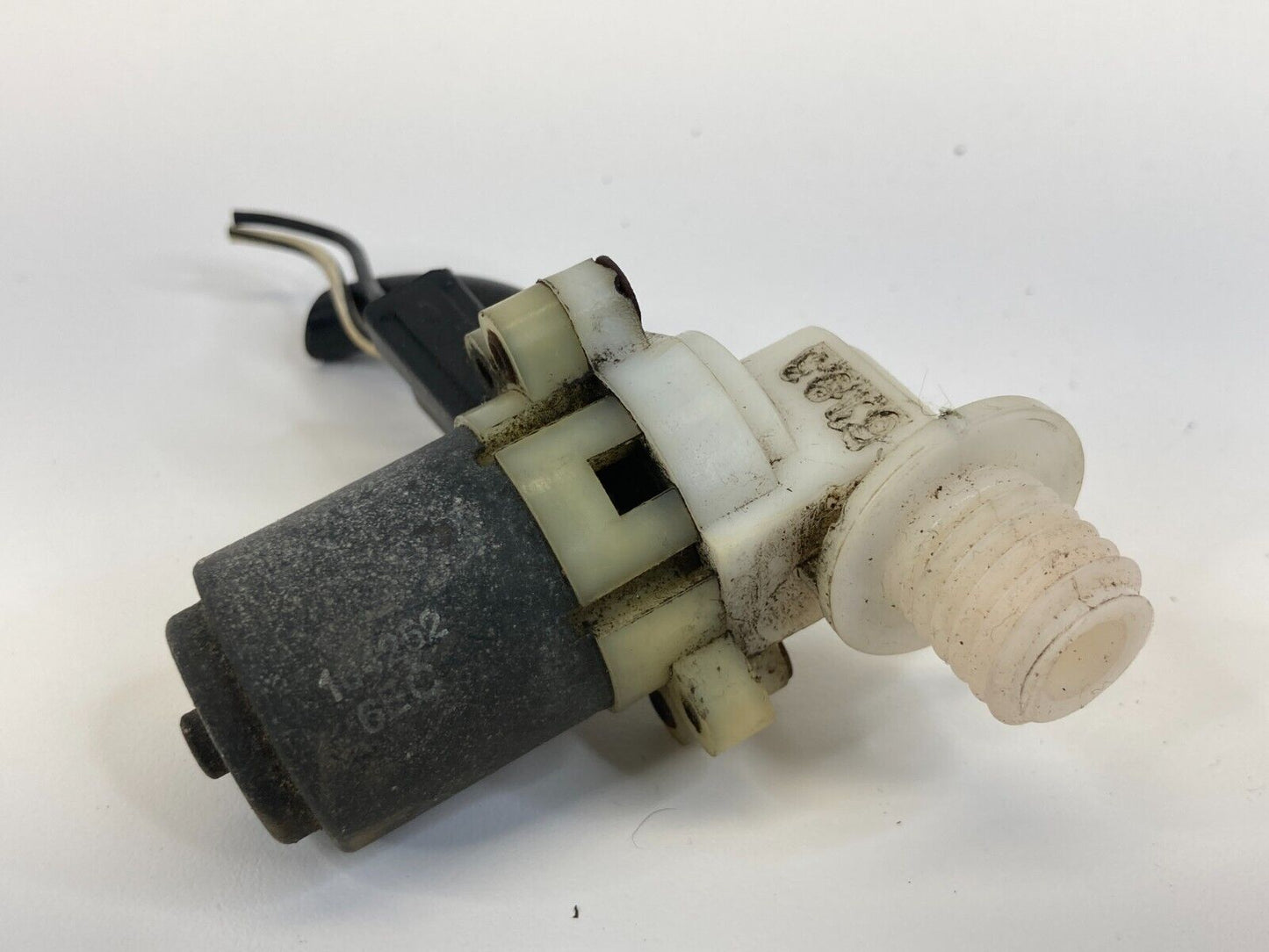 1997 1998 97 98 Jeep Grand Cherokee 5.2L Front Windshield Wiper Washer Pump OEM