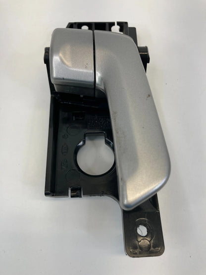 05-10 KIA SPORTAGE REAR RIGHT PASSENGER INNER DOOR HANDLE SILVER OEM 82613-1F000