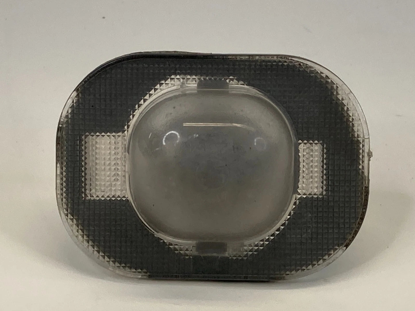 2012-2017 HYUNDAI ACCENT REAR TAILGATE LICENSE PLATE LIGHT HOUSING ASSEMBLY OEM