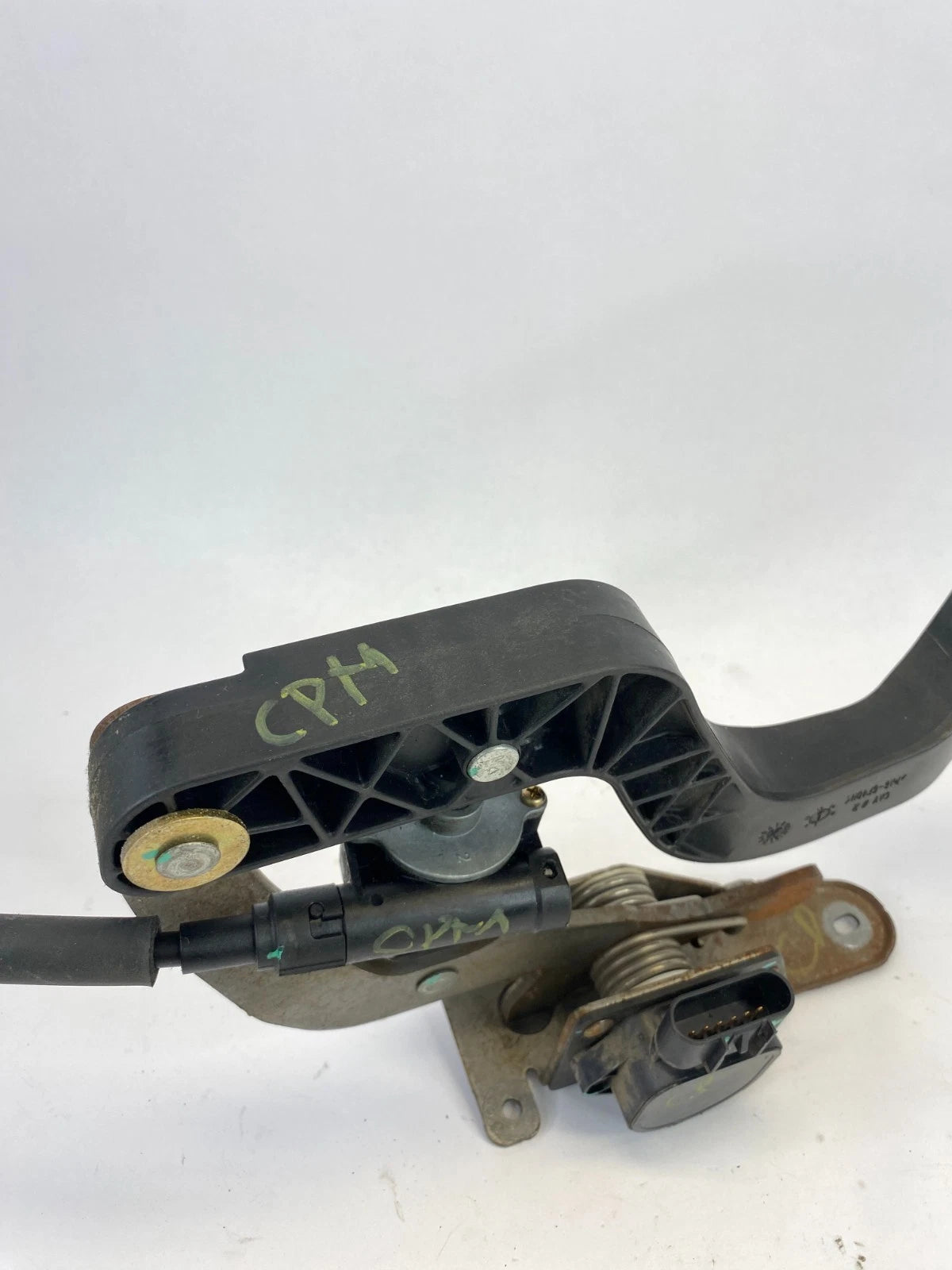 2004-2009 GMC ENVOY 4.2L 24V RWD ACCELERATOR GAS PEDAL SENSOR ASSEMBLY OEM