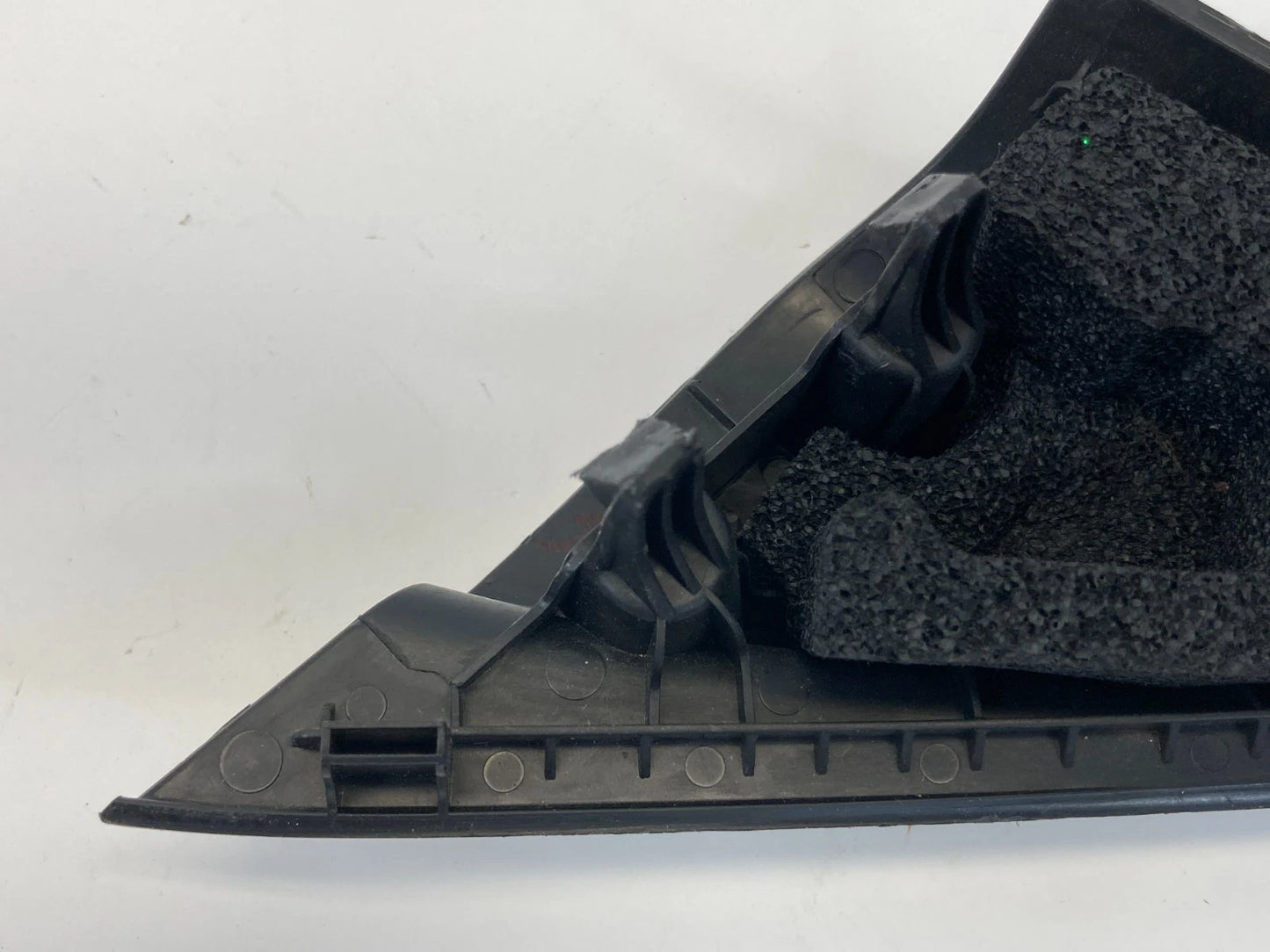 14-19 KIA SOUL FRONT RIGHT INTERIOR CORNER MIRROR COVER TRIM PANEL 87661-B2000