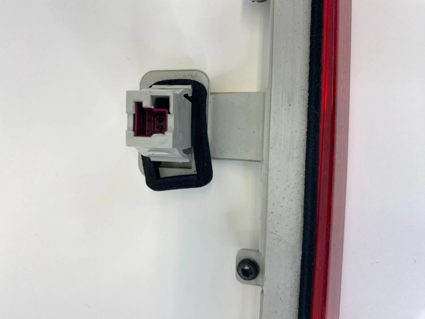 2001-2005 MERCEDES C240 WAGON REAR TRUNK 3RD THIRD BRAKE LIGHT OEM A2038201556