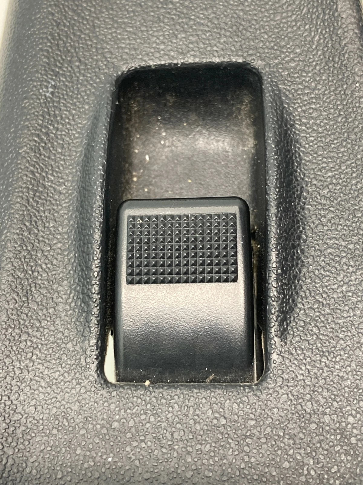 03-05 MAZDA 6 FRONT RIGHT PASSENGER SIDE DOOR POWER WINDOW SWITCH GK2E-684L1 OEM