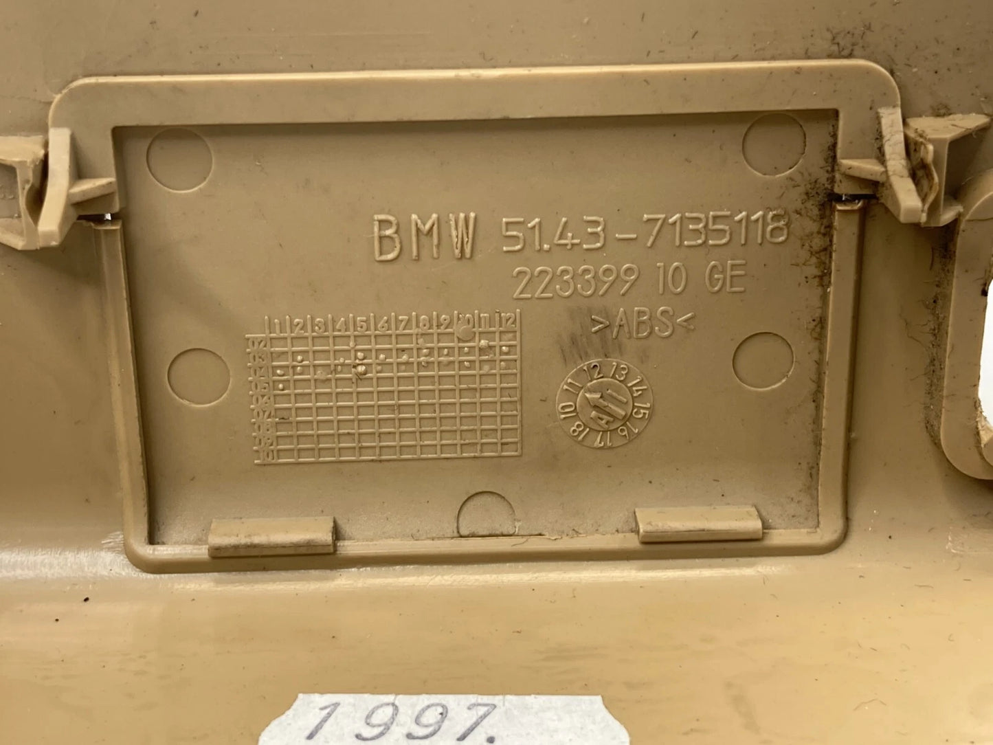 2004-2007 BMW 530I 525I FRONT LEFT SIDE DOOR KICK PANEL TRIM 5143-7135118 OEM