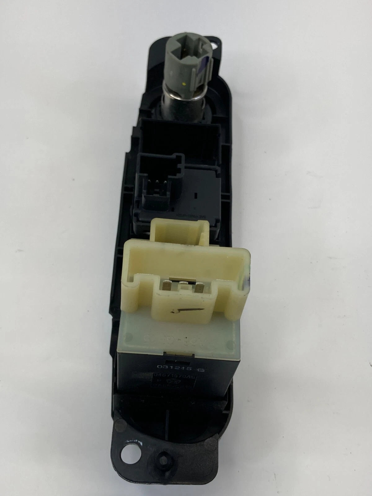 01-05 CHRYSLER PT CRUISER DEFROST POWER OUTLET BUTTON CONTROL SWITCH 04671670AB