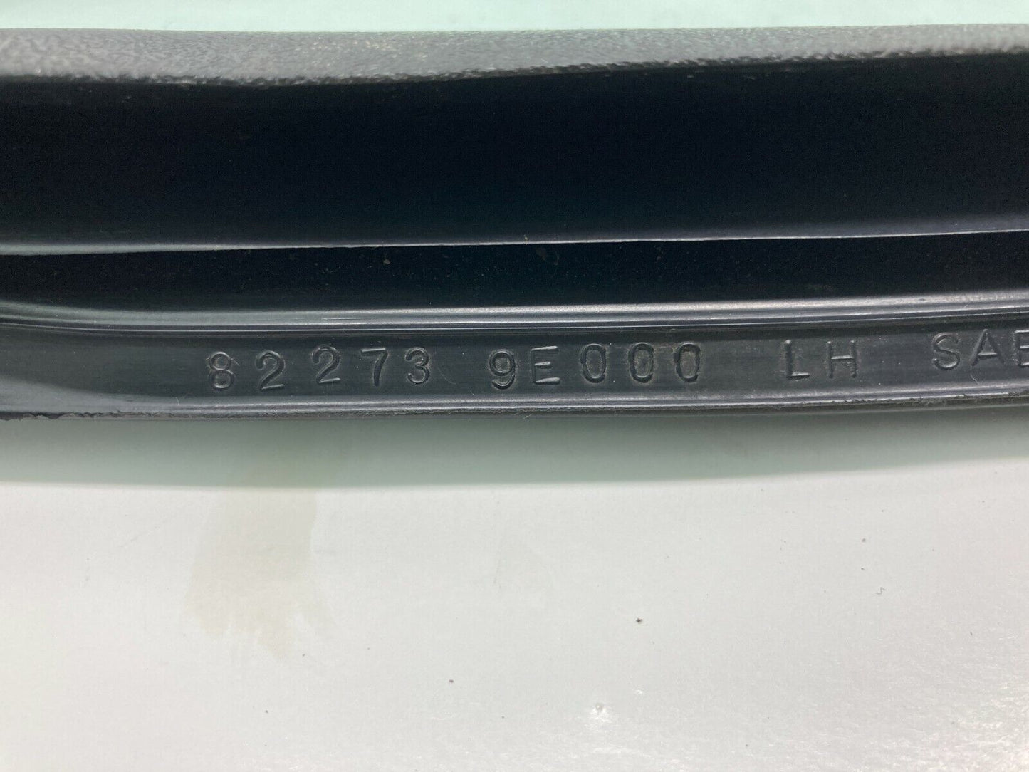 98-01 Nissan Altima Rear Left Door Vent Quarter Window Glass Trim 82273-9E000