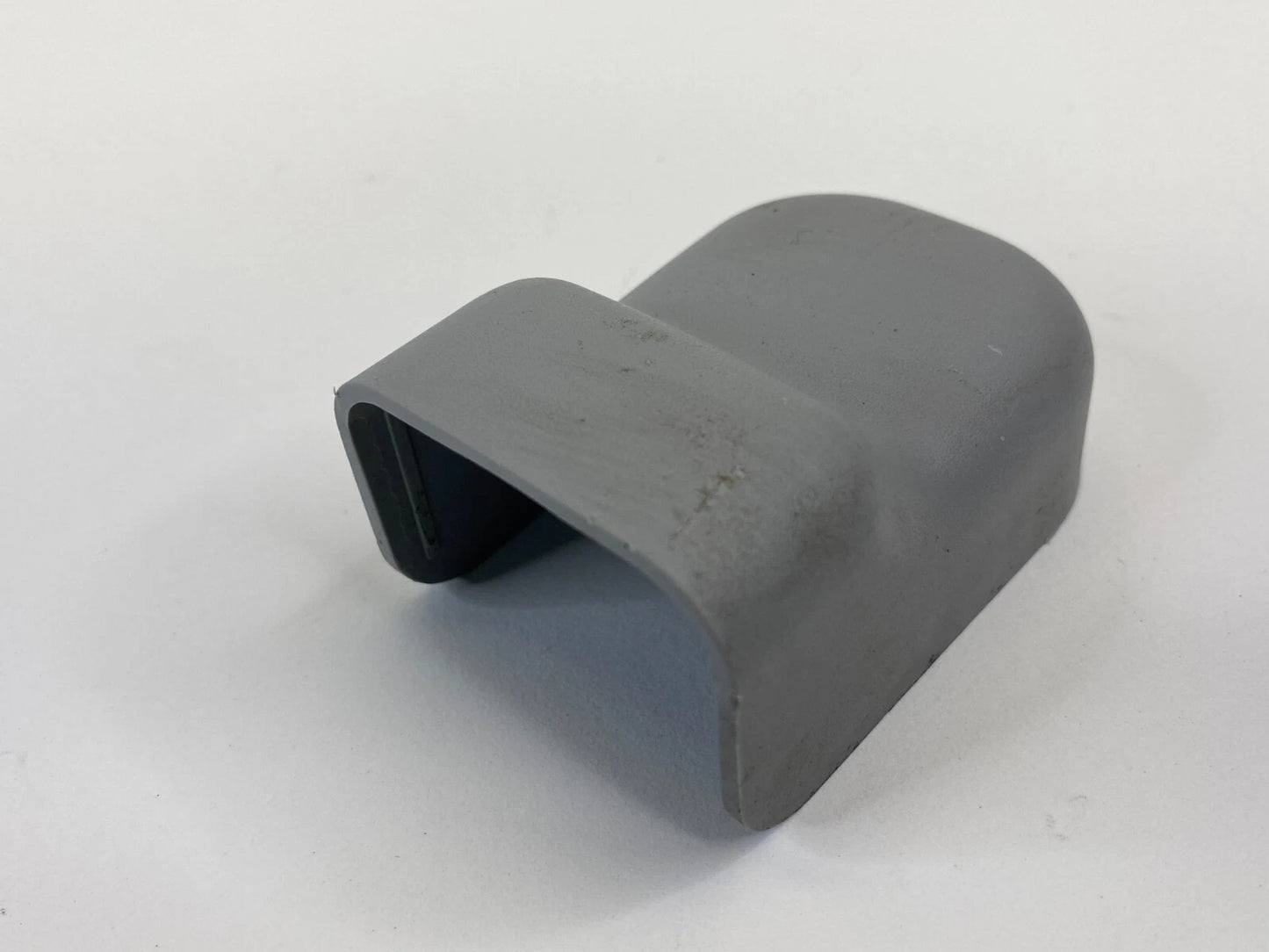 2006-2008 HYUNDAI SONATA SEDAN LEFT INNER SIDE FRONT LEFT SEAT TRACK COVER TRIM