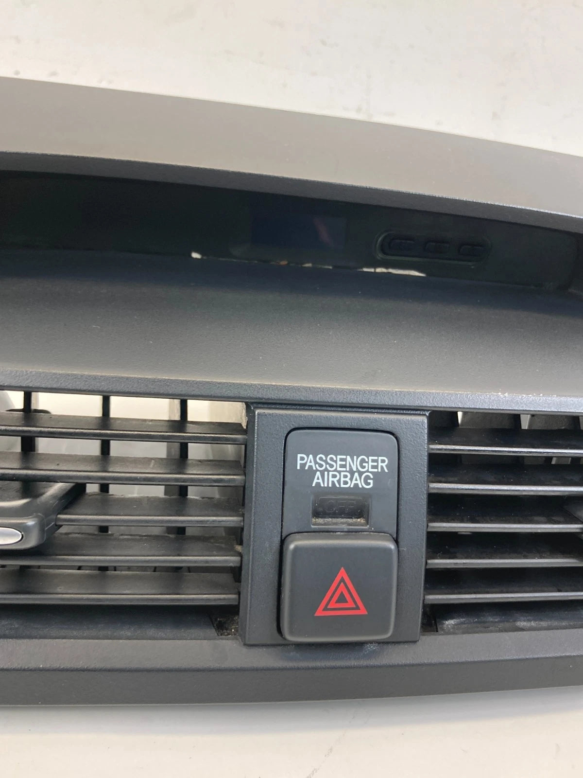 04-06 Acura TL Center Dash AC Air Vent Grille w/Clock Display & Hazard Switch