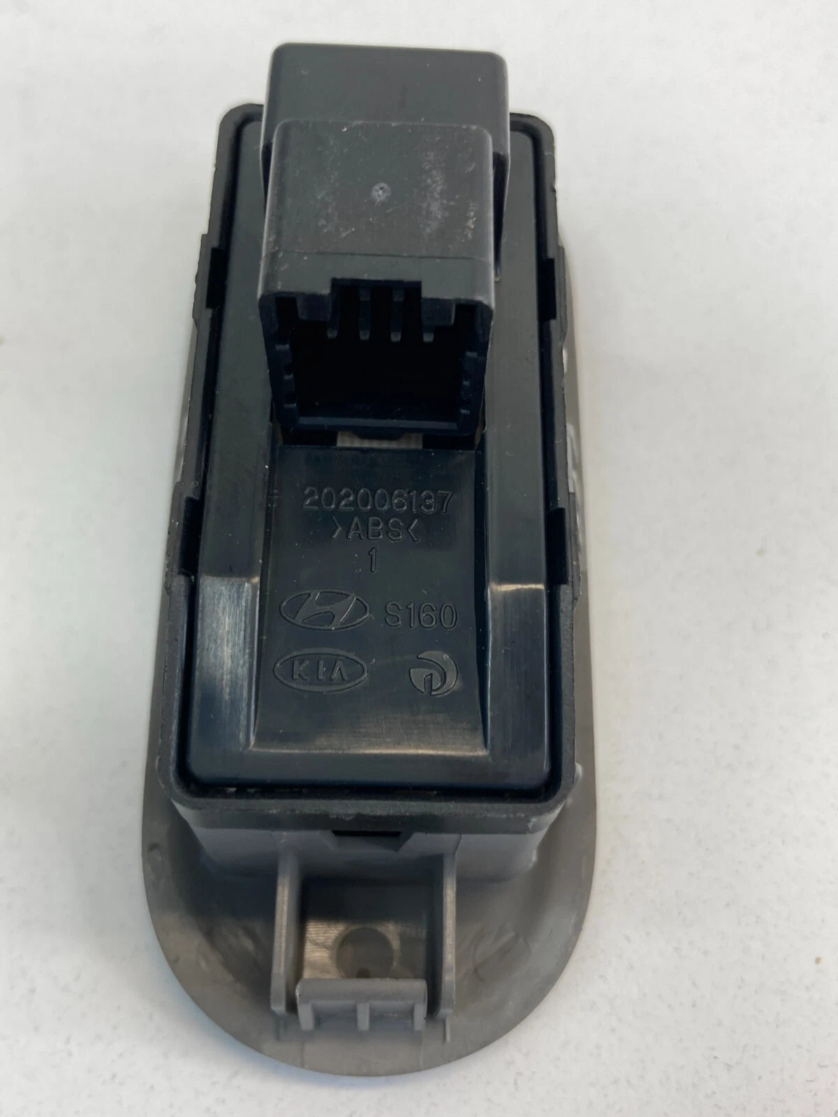 2006-2012 KIA SEDONA REAR LEFT SIDE DOOR POWER WINDOW SWITCH ASSEMBLY OEM
