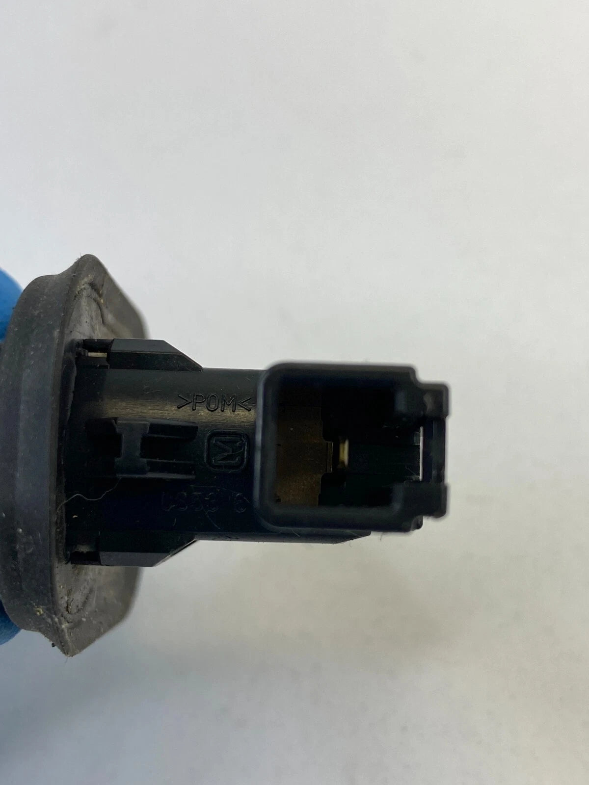 2003-2005 HONDA PILOT FRONT RIGHT PASSENGER DOOR COURTESY LAMP AJAR JAMB SWITCH