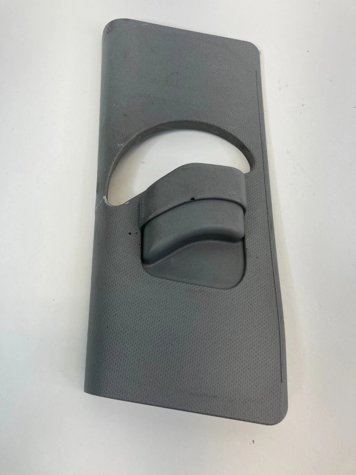 12-17 HYUNDAI ACCENT SEDAN 4-DR FRONT LEFT SEAT BELT ADJUSTER COVER 85832-1R020