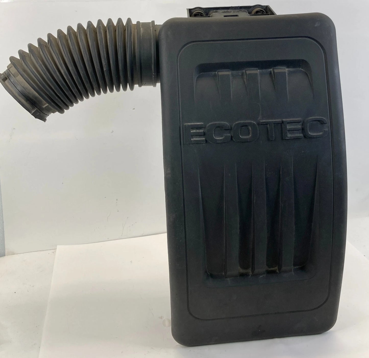 10-17 EQUINOX TERRAIN 12-15 CAPTIVA 2.4L AIR INTAKE RESONATOR OUTLET DUCT HOSE